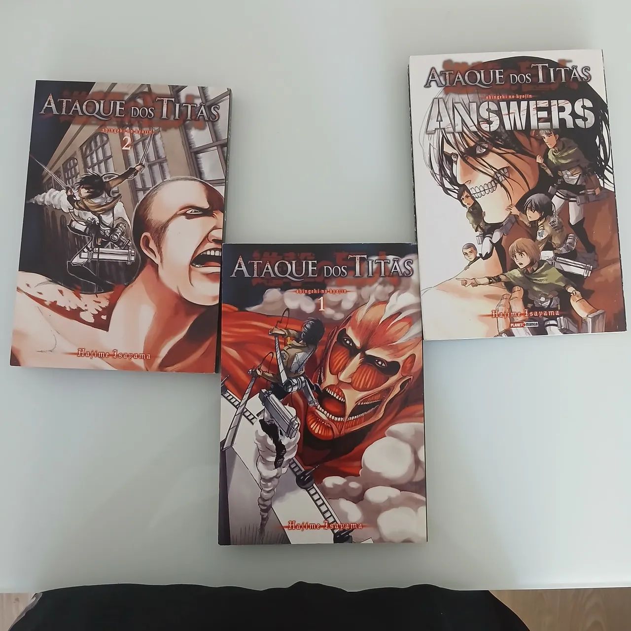 Attack on titan/Ataque dos Titãs 1, 2 e Answers 
