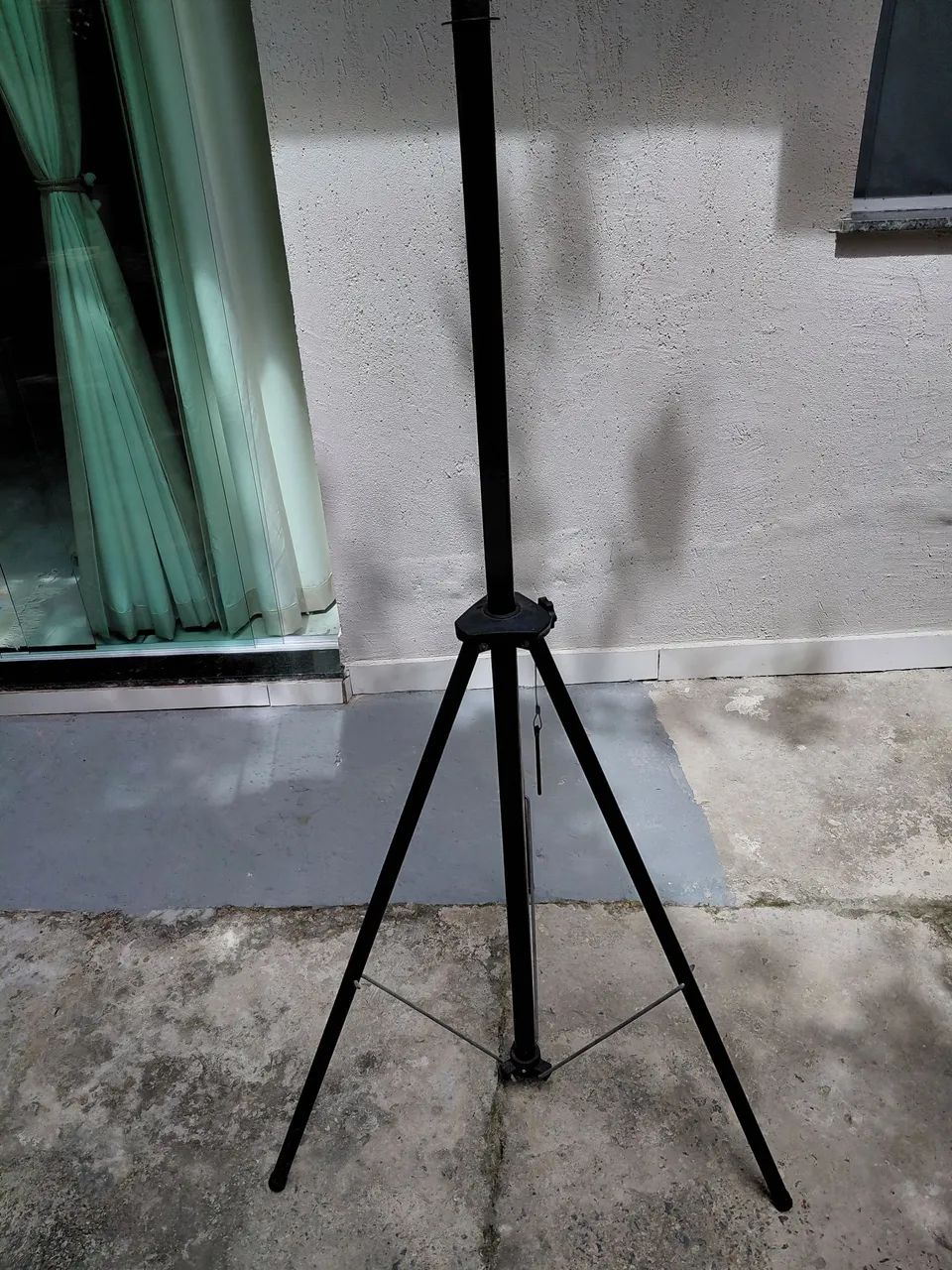 Tripé Pedestal Suporte Caixa