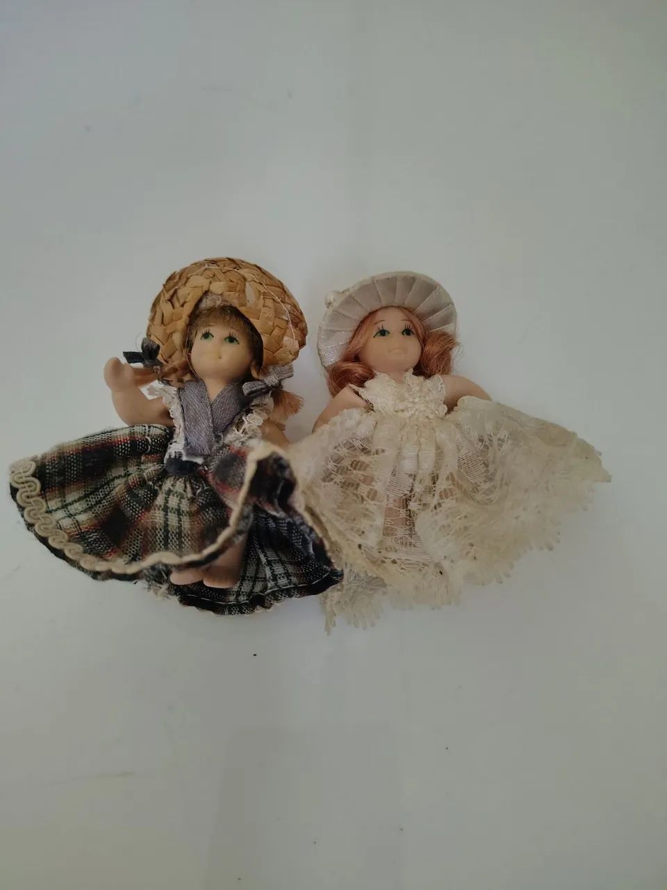 Par de Mini Bonecas em Porcelana  - Foto 2