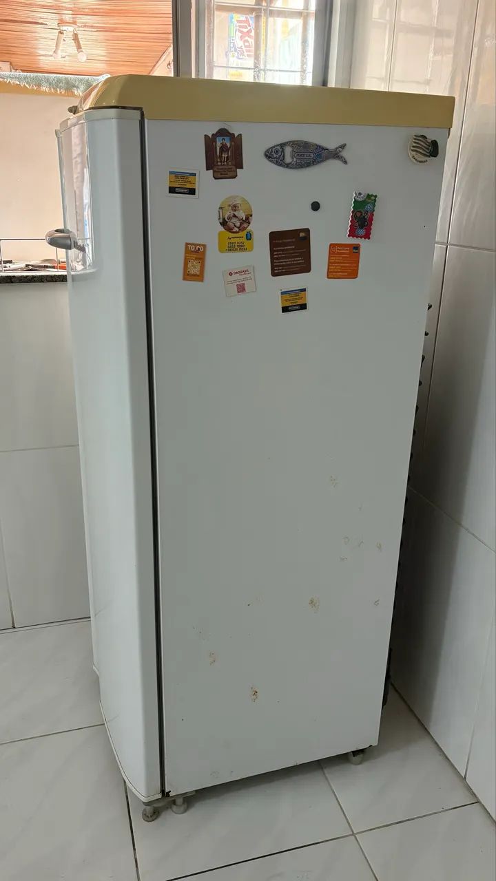Geladeira Electrolux Compacta 240L - Ótimo Estado! - Foto 3