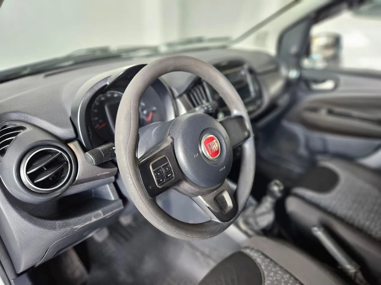 Fiat Uno Evolution 1.4 Fire Flex 8V 5P 2015 - Foto 5