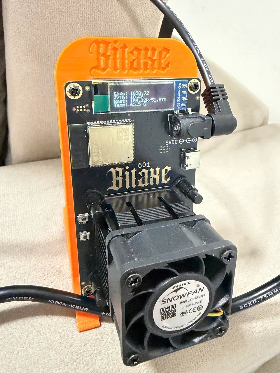 Bitaxe Gamma 601 com fonte