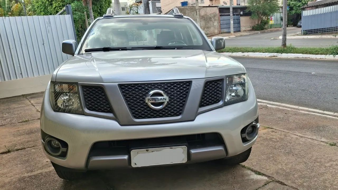 Nissan Frontier SV Attack CD 4X2 2.5 TB Diesel 2015 - Foto 4