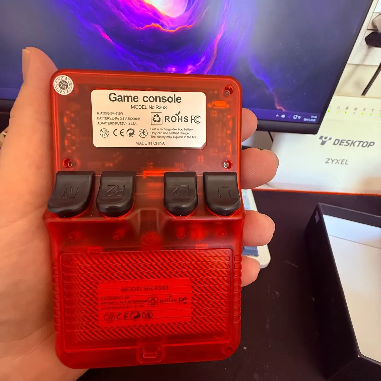 Retro console portátil R36S - Foto 4