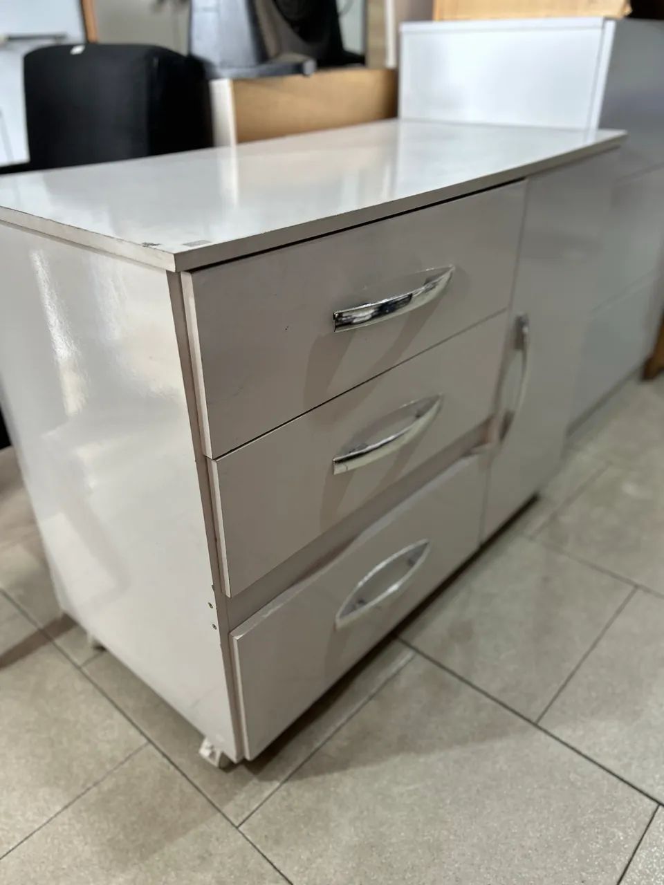 Cômoda sapateira usada 
