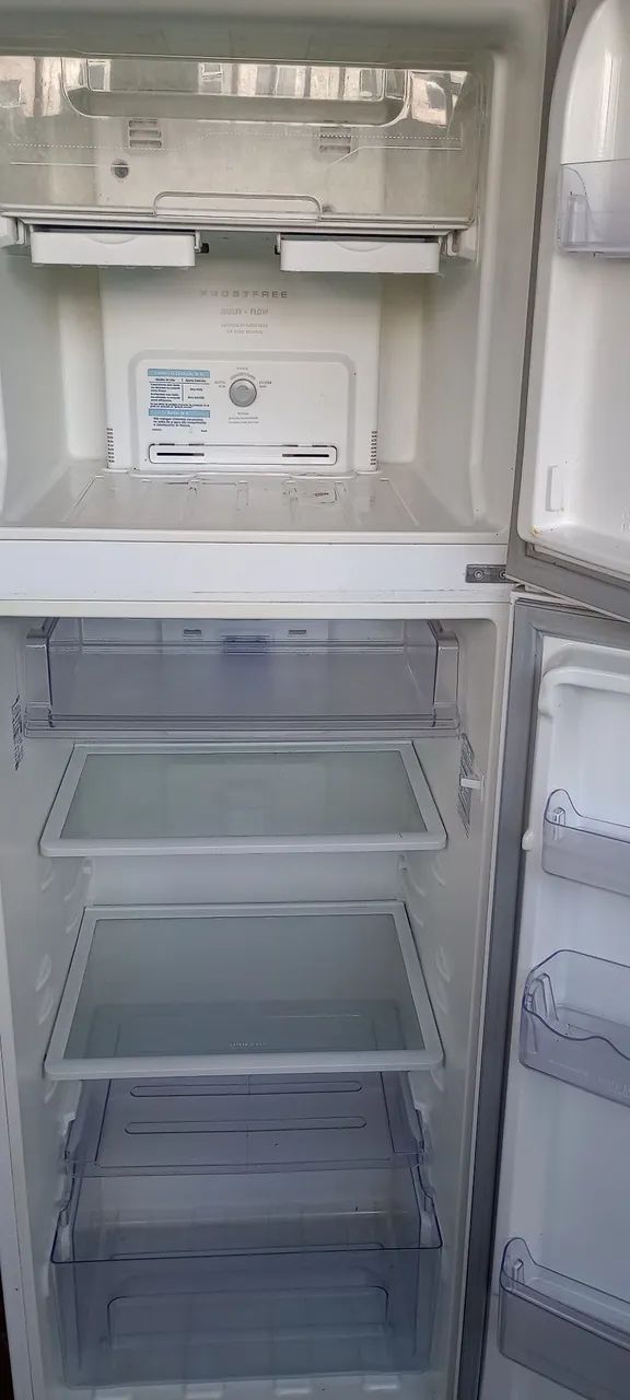 Geladeira Electrolux dfn41 dou garantia de 90 dias no documento total. - Foto 4