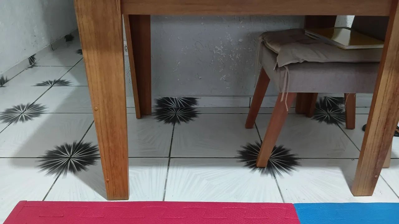 Mesa 4 cadeiras ótimo condições  - Foto 5