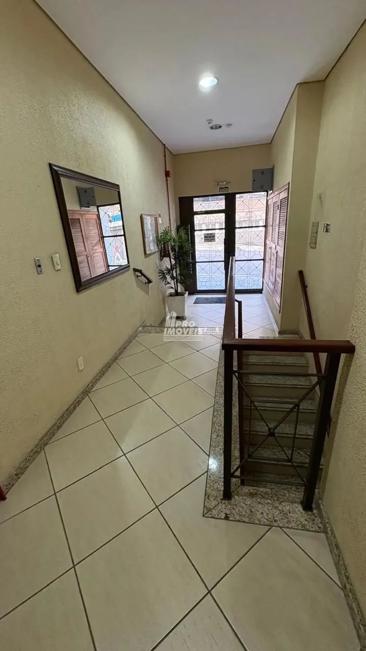 APARTAMENTO NO CENTRO, FRENTE, SACADA E CHURRASQUEIRA - Foto 2