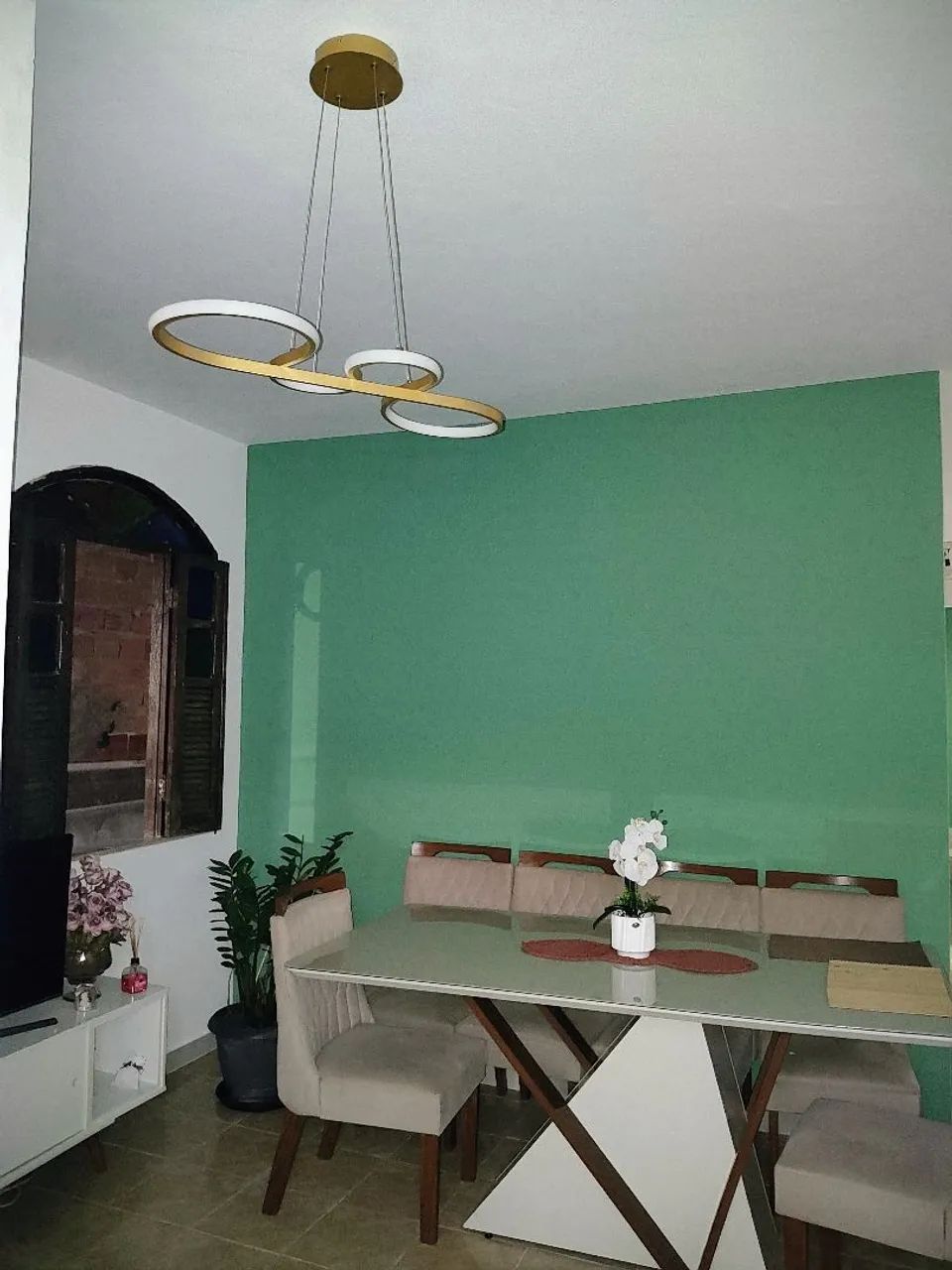 Mesa tampo de vidro com 6 cadeiras 