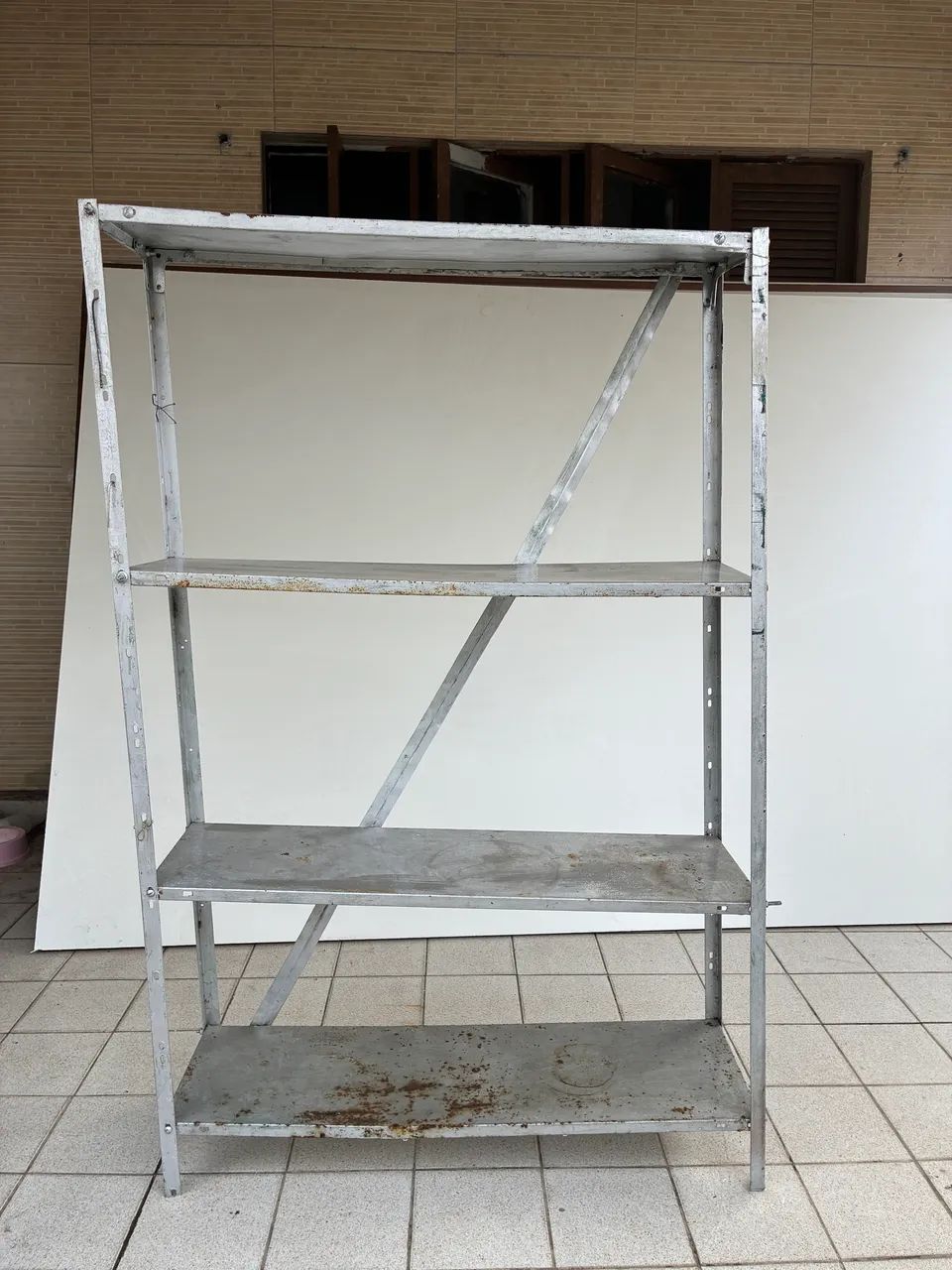 estante de ferro 
