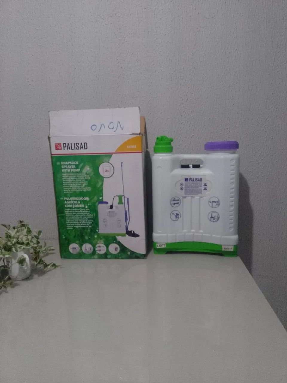 Pulverizador novo na caixa