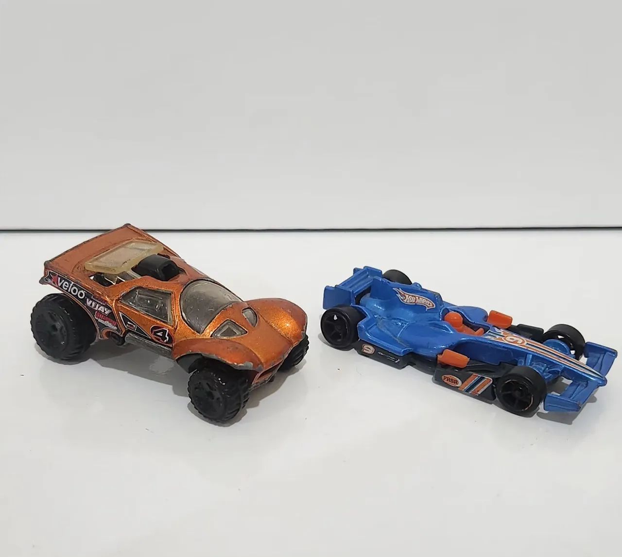 2 miniaturas Hot Wheels