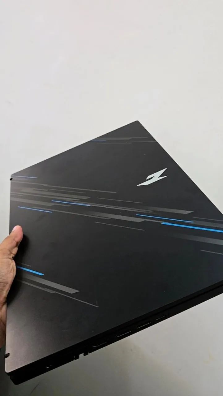 Vendo Acer Nitro V15 RTX 4050 - 1,5TB - 16GB DE RAM. - Foto 3
