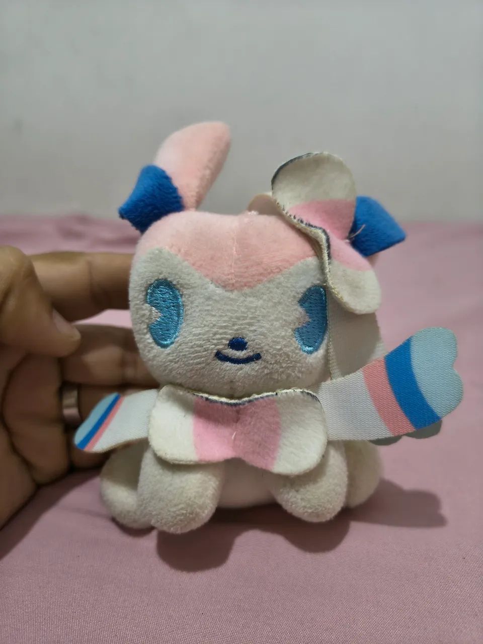 Pelúcia Sylveon pokemon