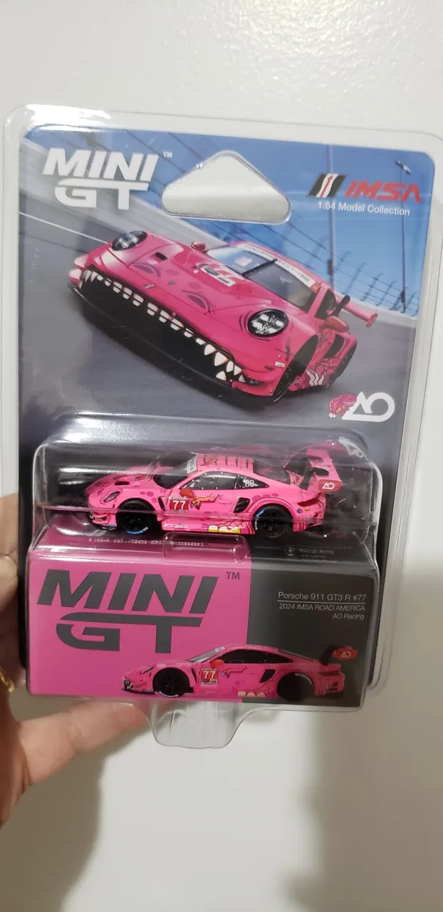MINI GT 823 - Nissan LB-Super Silhouette S15 SILVIA #555 V2 2024