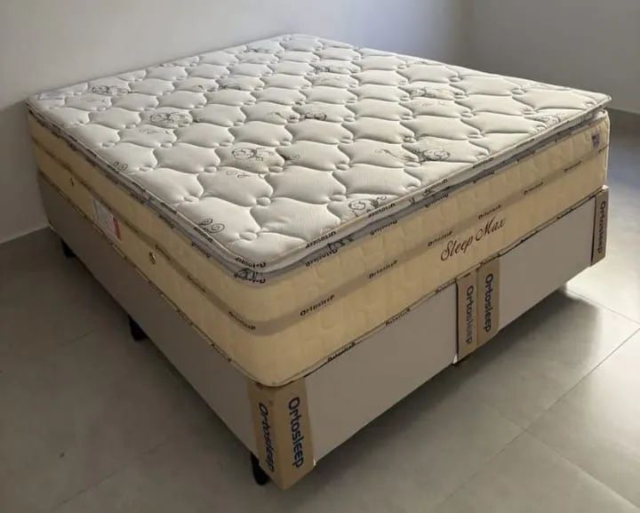 Colchão Queen, molas ensacadas com pillon top 
