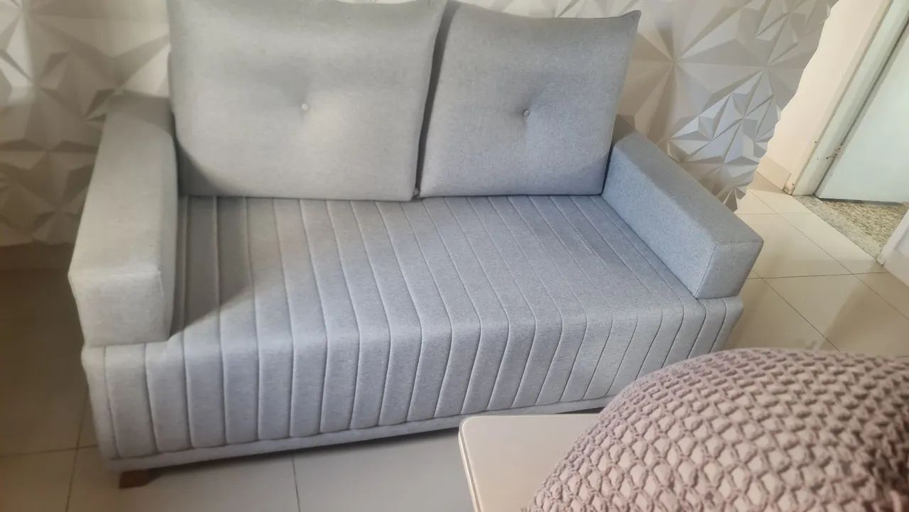 VENDO LINDO SOFÁ  COM 150 DE COMPRIMENTO, MARCA LARSHOPPING COR CINZA , 6 MESES DE USO