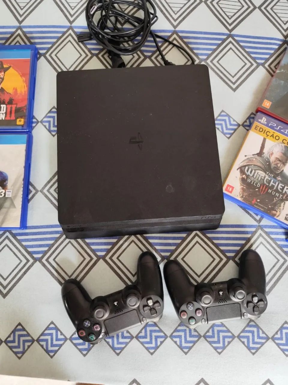 PS4 Slim 1 TB 