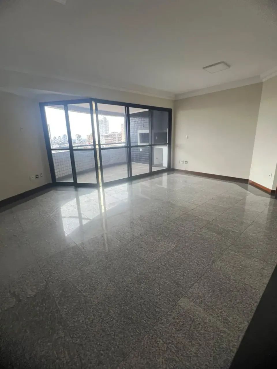 Alugo  apto no edifício Monet Miguel sútil - Foto 2