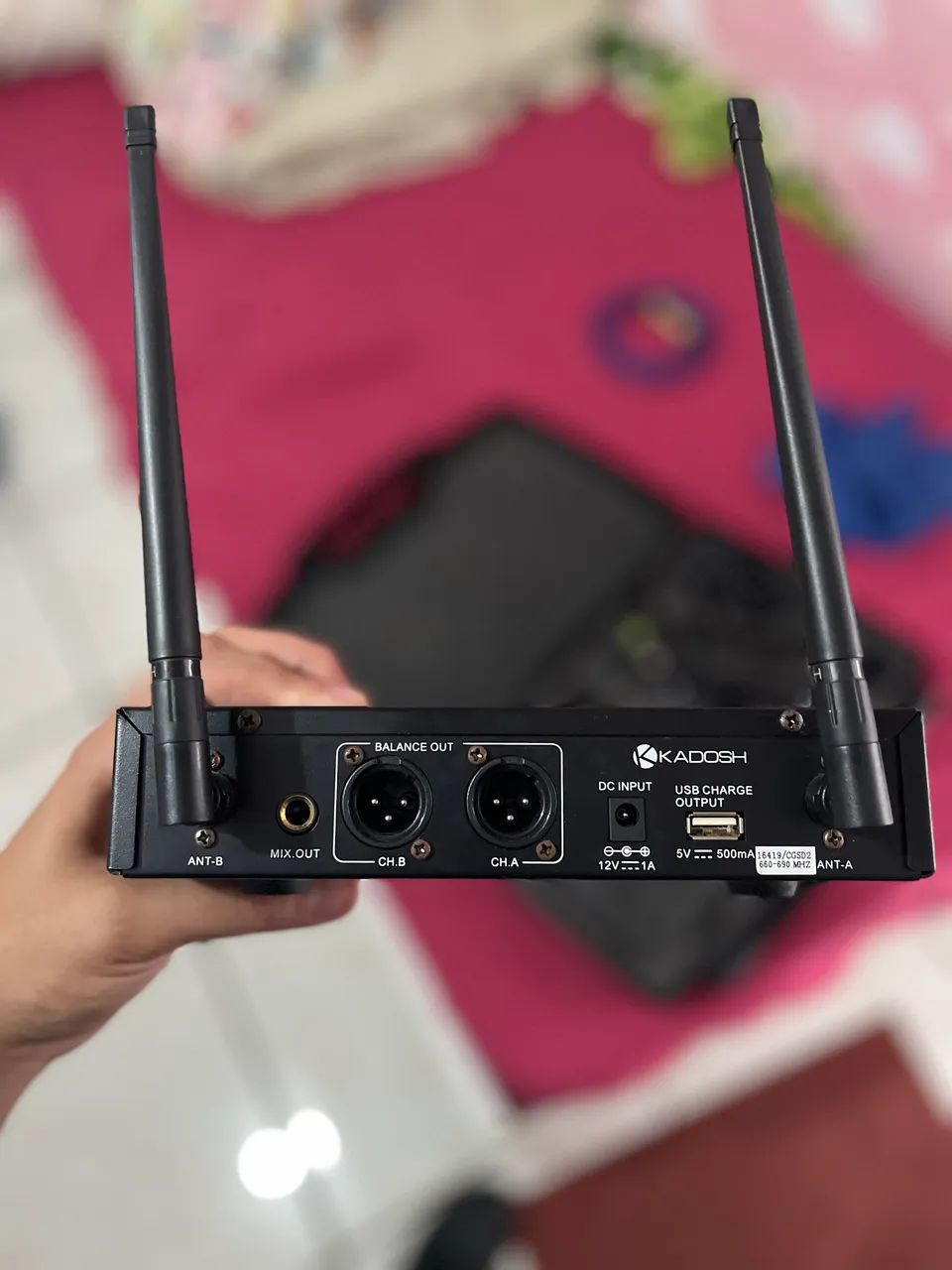 Microfone de Mão Duplo Sem Fio Kadosh K-502M Dinâmico - Foto 3