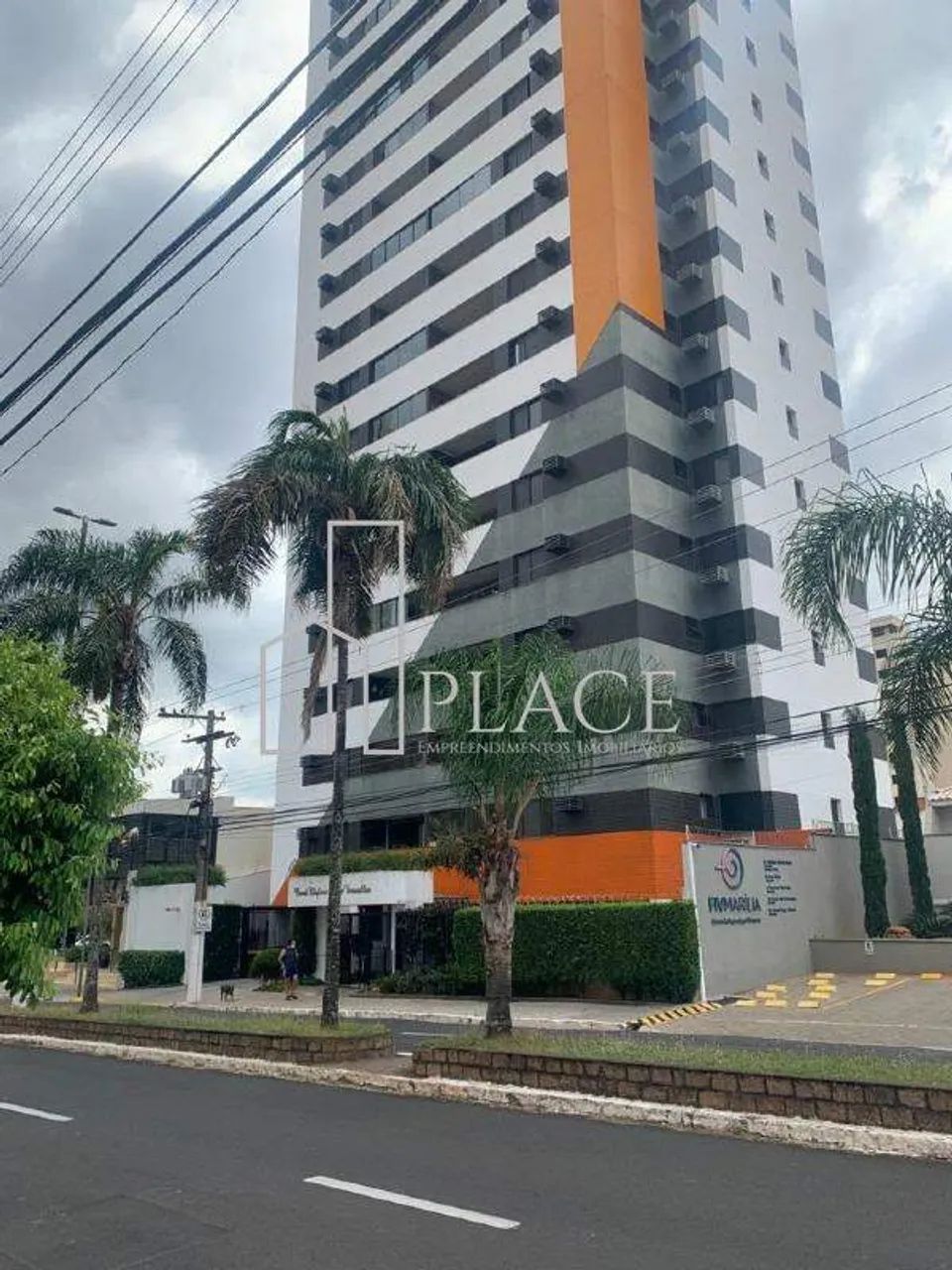 Apartamento à Venda no Centro da Cidade de Marilia , No Edifício Solar Versailles