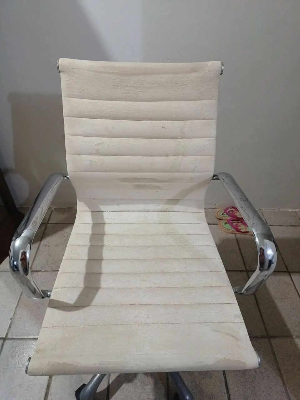 Cadeira de escritório  de aço 