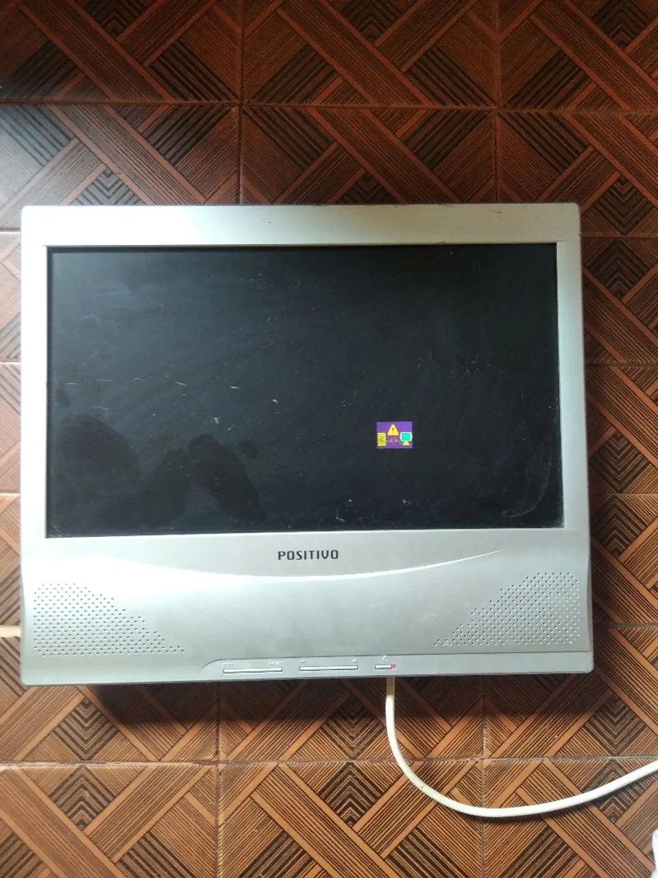 Monitor positivo com áudio 15,5"