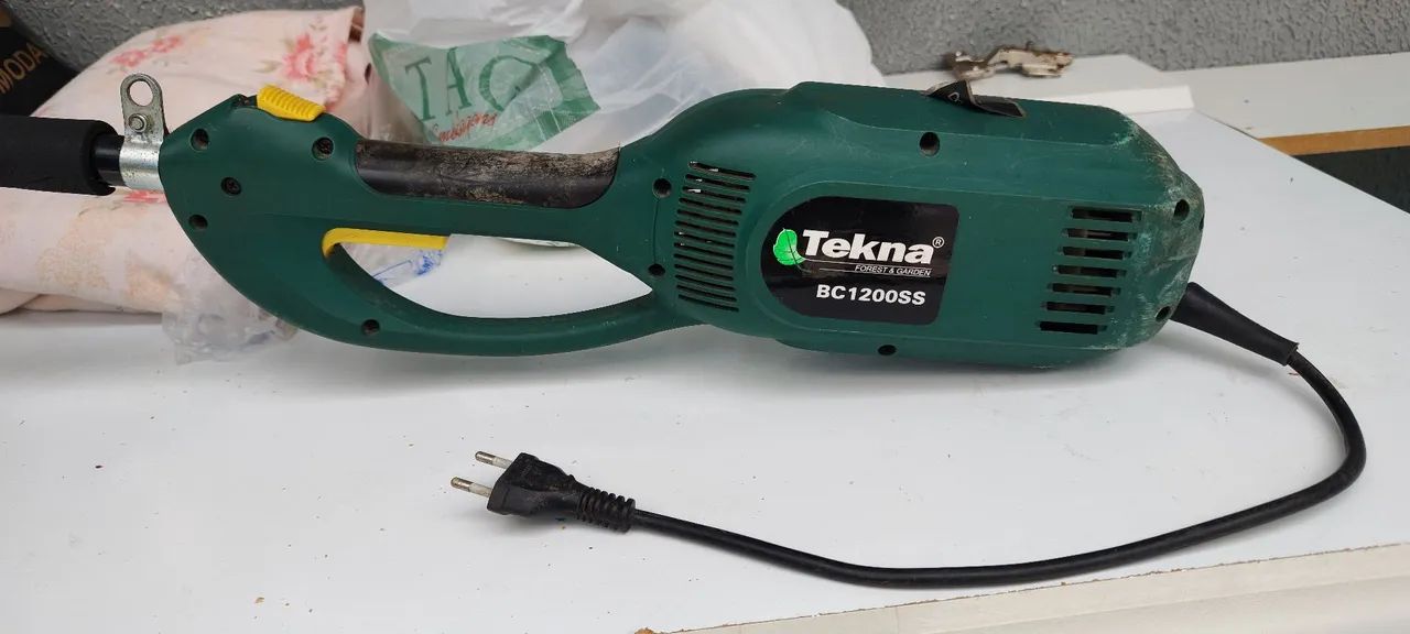 vendo roçadeira teckna 220v