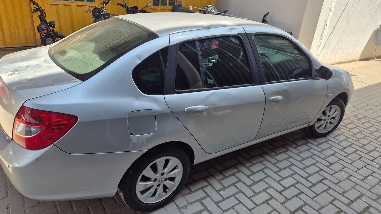 Renault Symbol SYMBOL Expression Hi-Flex 1.6 8V 4p 2011
