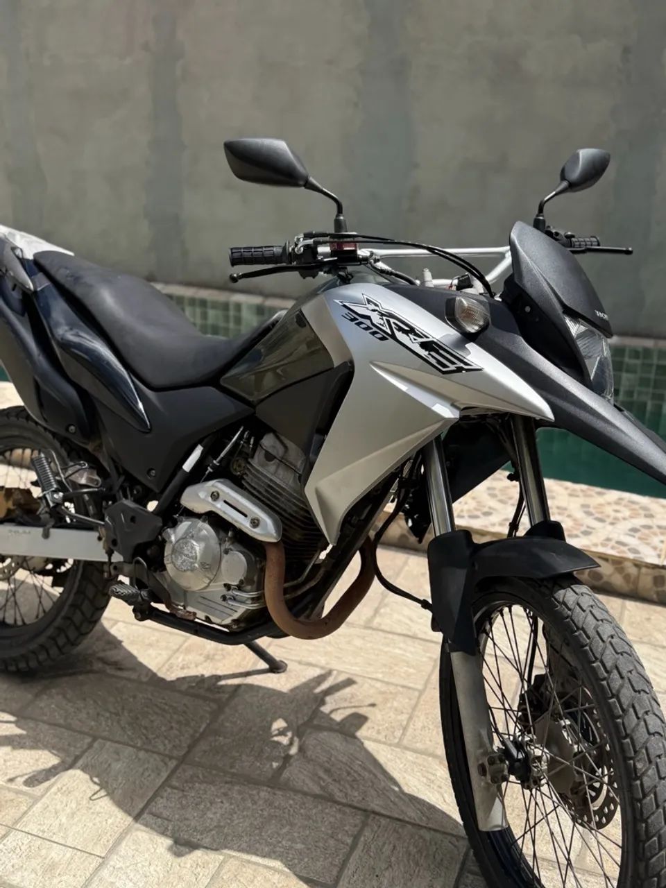 Xre 300 2018