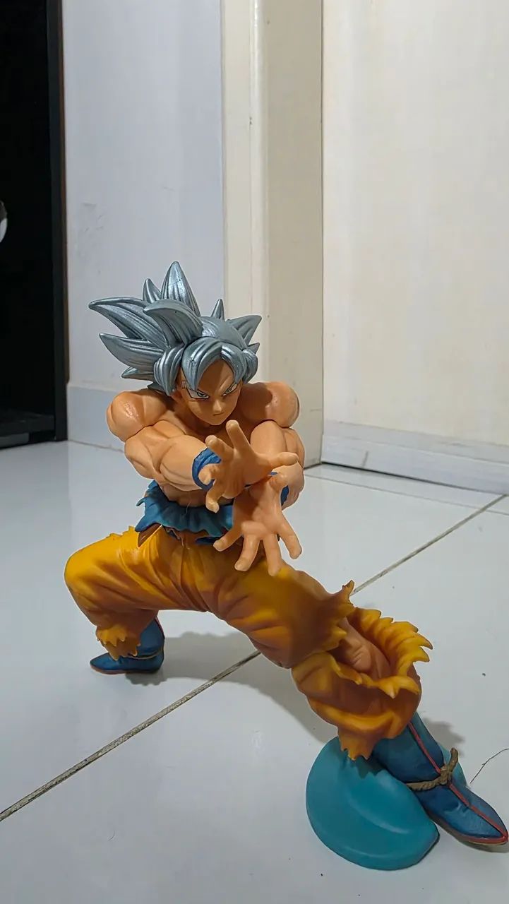 Miniatura goku ultra instinto - ORIGINAL - Foto 2