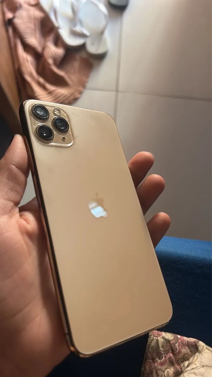Apple iPhone11 ProMax美品 iPhone 11 Pro Max - Celulares e Smartphones - Parque Estrela Dalva