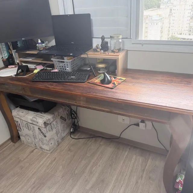 Mesa de Madeira Maciça