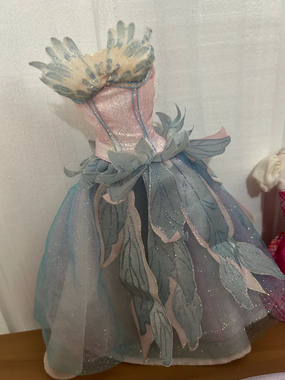 Barbie vestido Odette Lago dos cisnes  - Foto 4