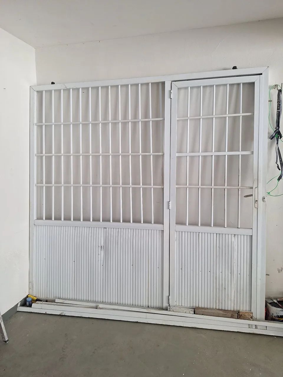 Portão de alumínio branco  - Foto 4