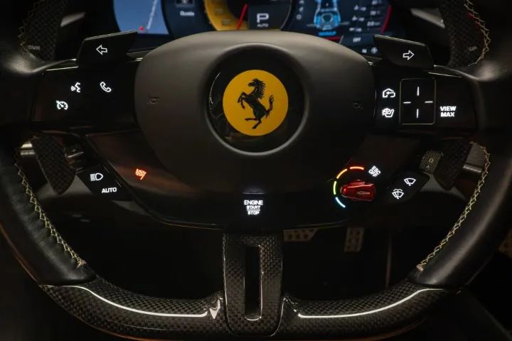 Ferrari SF 90 STRADALE 4.0 V8 Bi-Turbo (Híbrido), foto 6 de 18