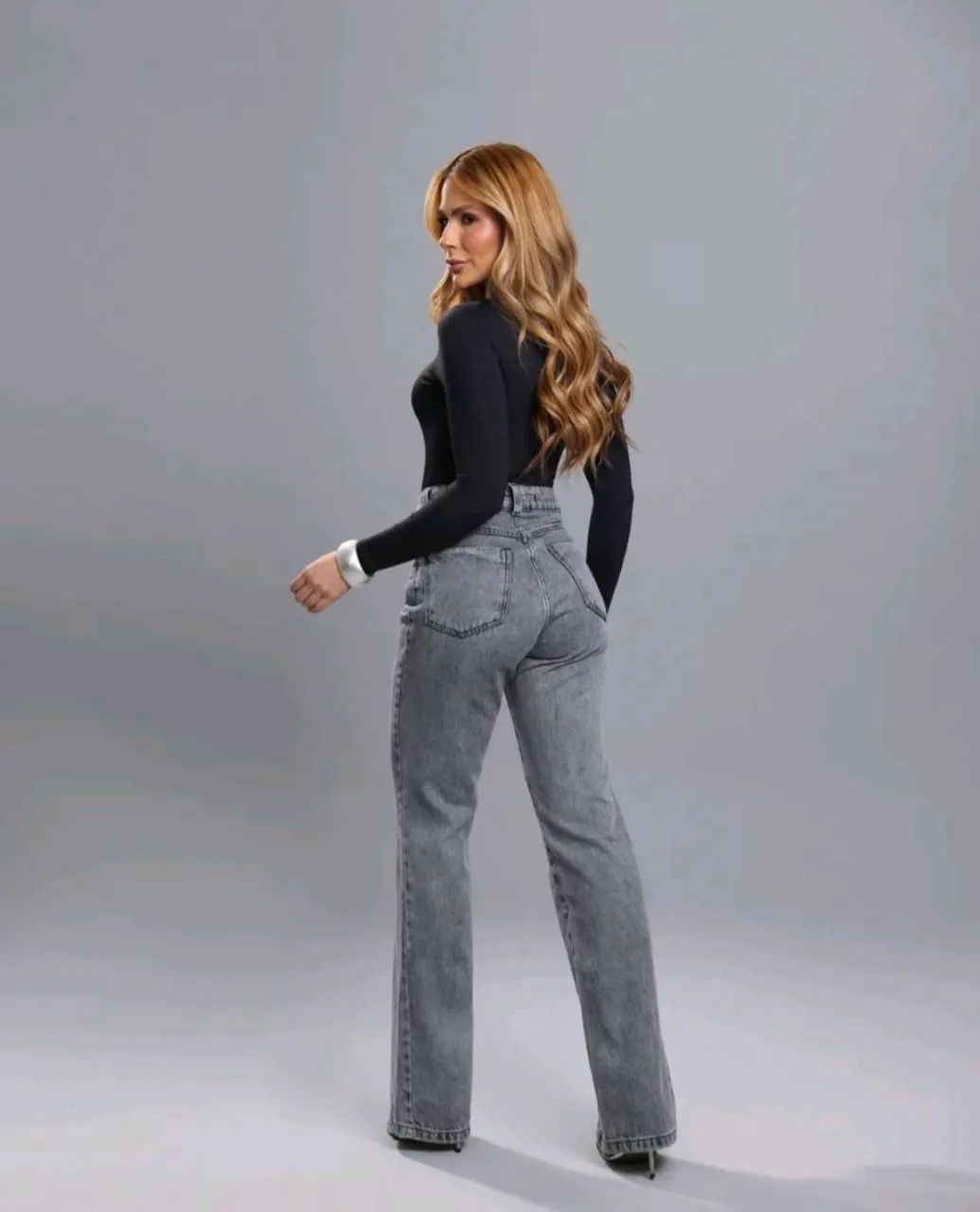 Calça jeans feminina Rhode cinza tamanho 40 - Foto 3