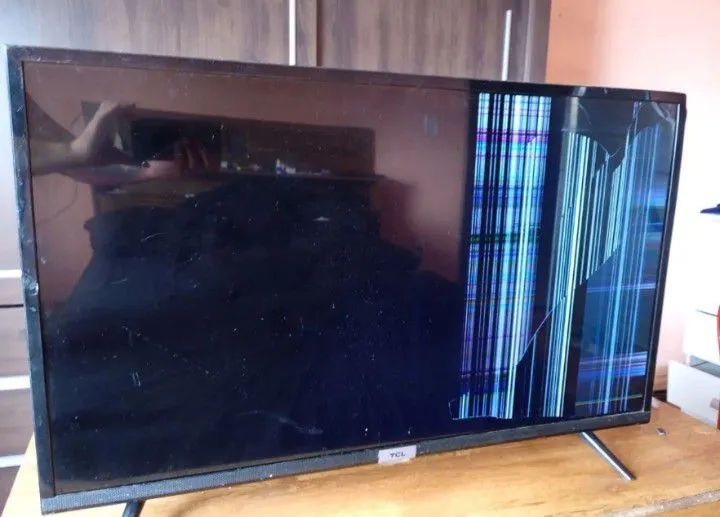 TV TCL 32 Polegadas Display Quebrado 