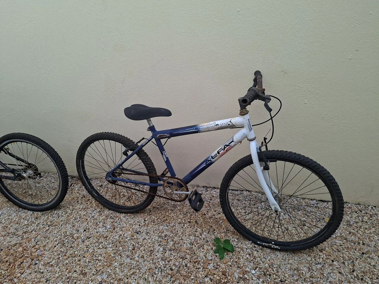 Vendo 2 bicicletas usadas. Precisa de concerto. - Foto 2
