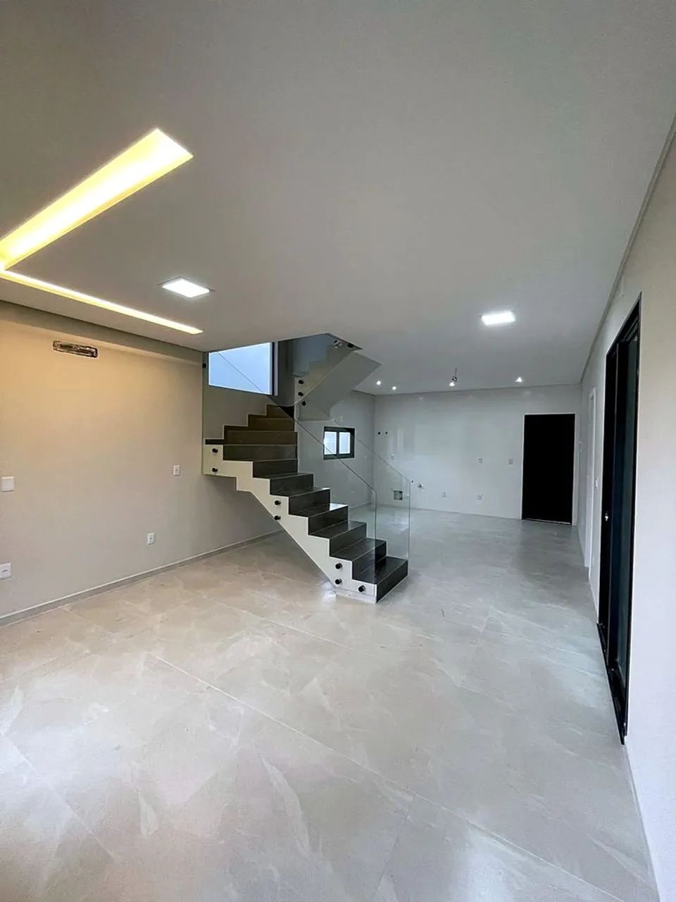 Casa 3 dormitórios sozinha no terreno - Foto 2