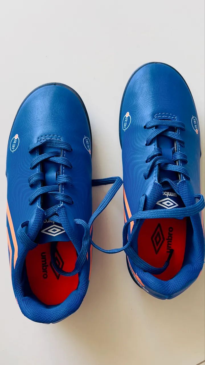 CHUTEIRA UMBRO ORBIT PARA FUTSAL (TAM.34 Brasil) - Calçados