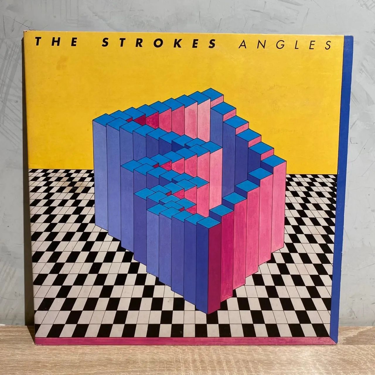 Vinil The Strokes - Angles (LP 2011 - 1ª Prensagem EUA/RCA Gatefold)