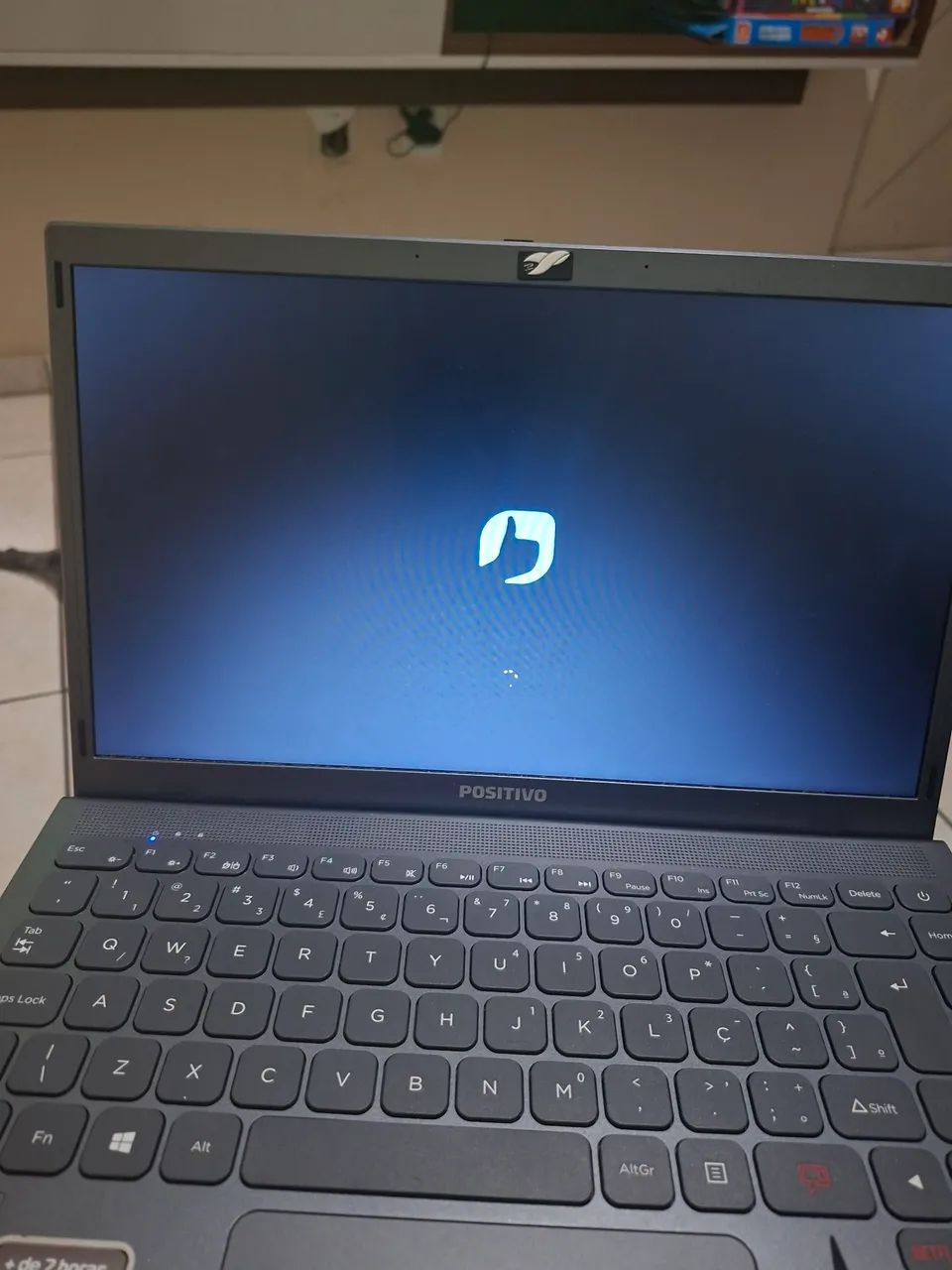 Notebook ótimo para estudar, bem conservado já com alguns programas Word, Excel..etc - Foto 2
