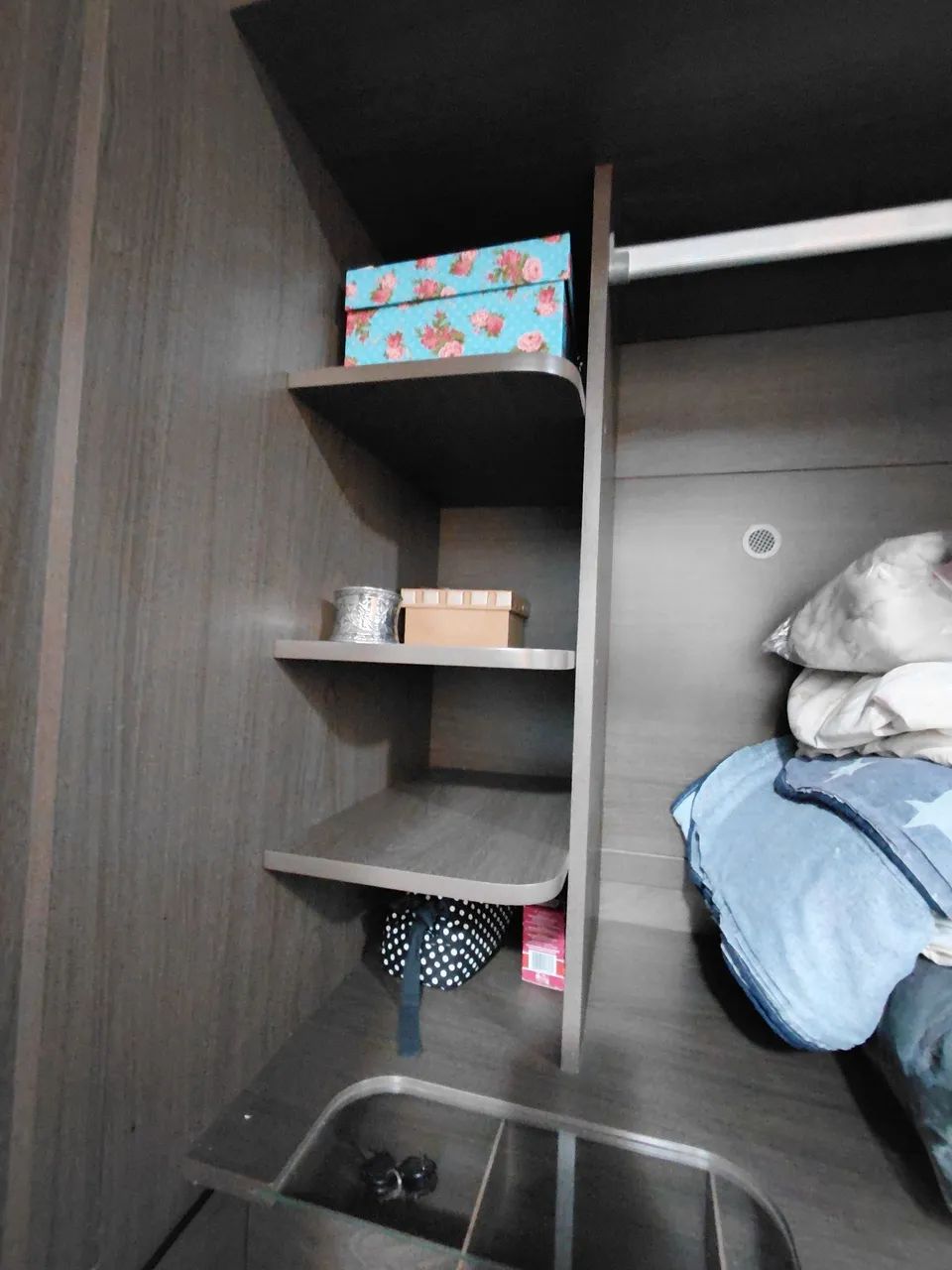 Guarda roupa casal com porta de correr em MDF - Foto 3