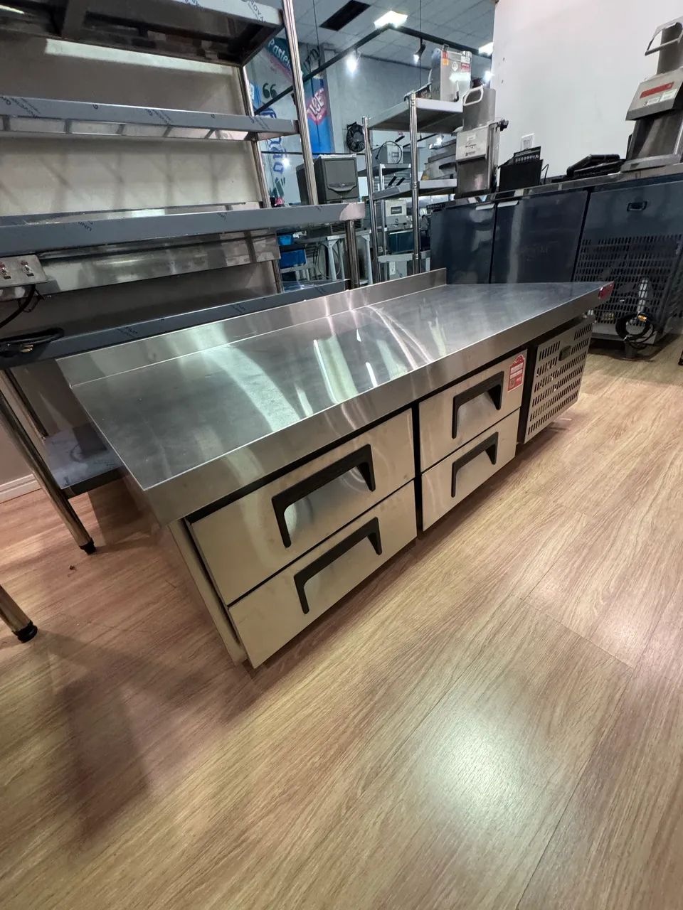 BALCÃO REFRIGERADO COM 4 GAVETAS 1,5M novo 