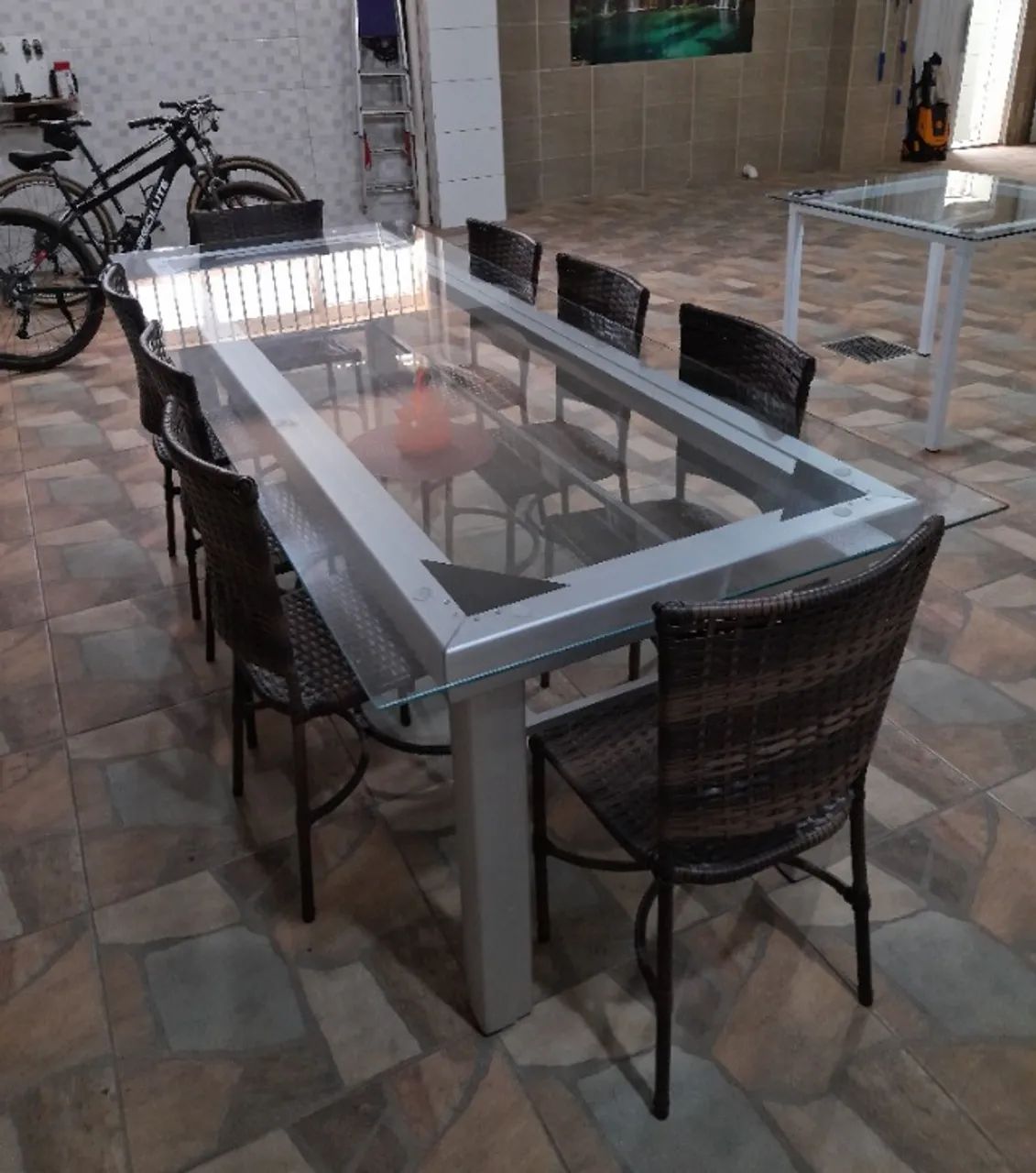 Mesa 8 lugares com cadeiras