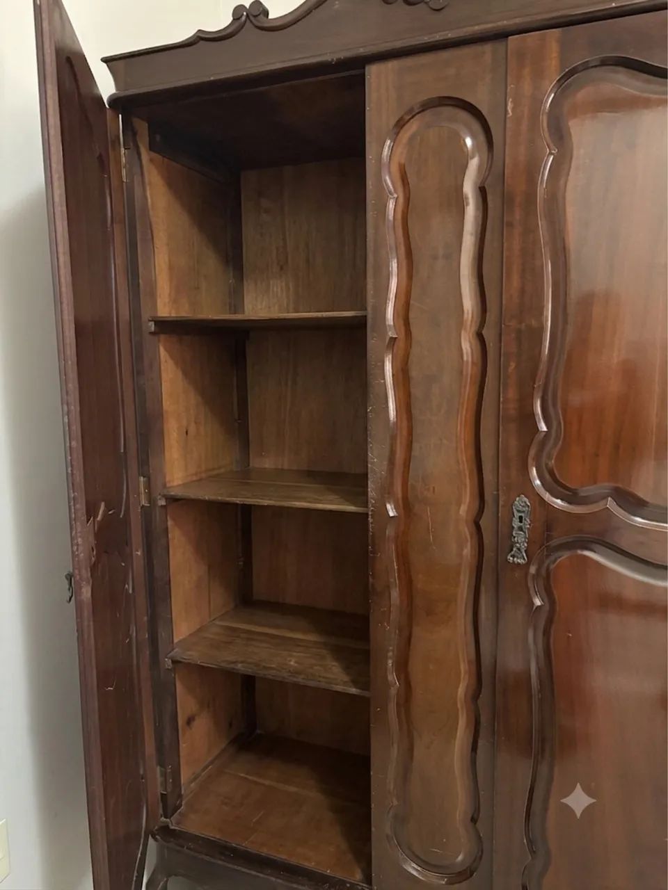 Guarda-roupa Colonial em Madeira Maciça - Foto 2