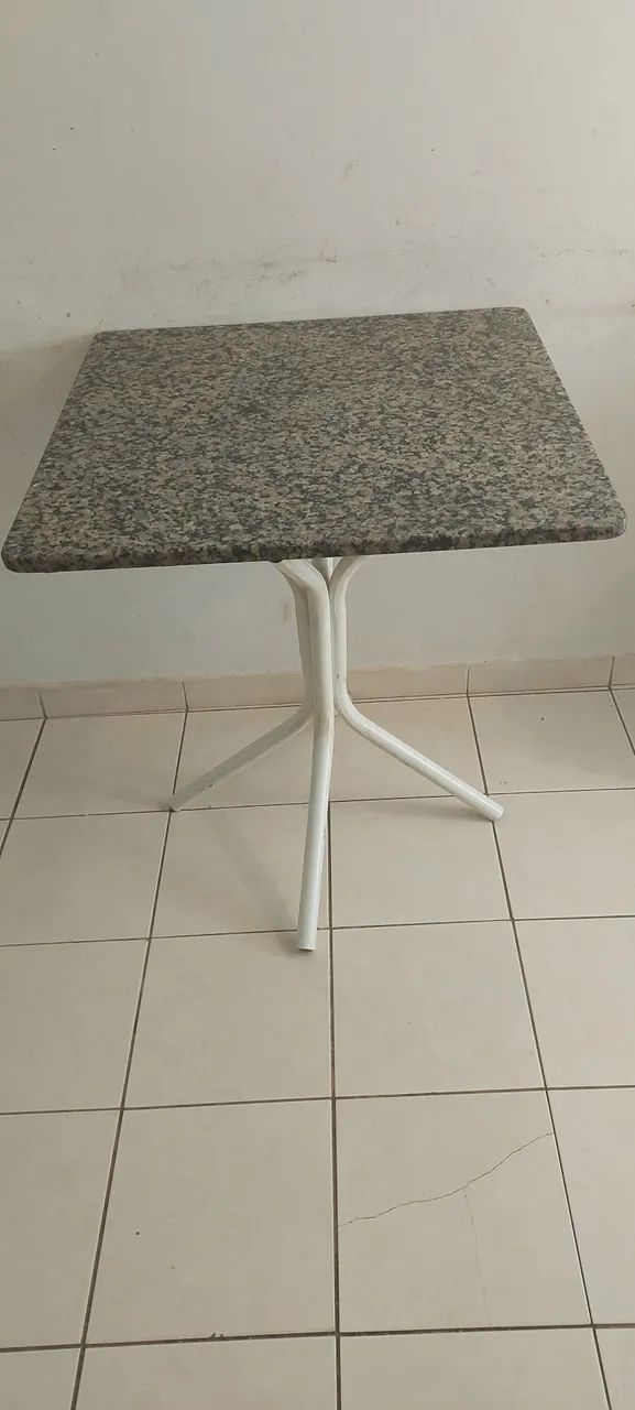 Mesa quadrada 