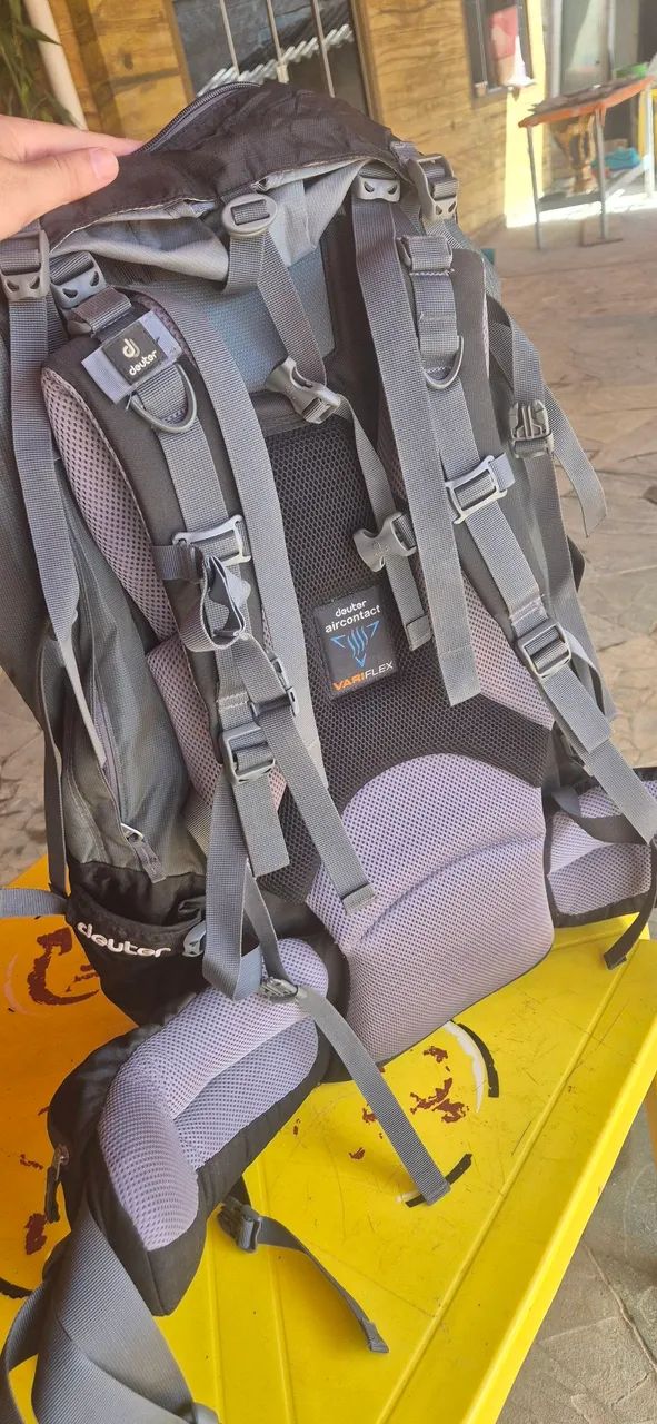 Mochila Deuter Aircontact Pro 60+15L com Capa de Chuva - Foto 3