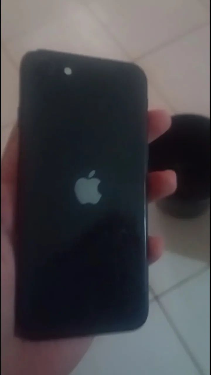 iPhone SE 2 pra se livrar logo - Foto 2
